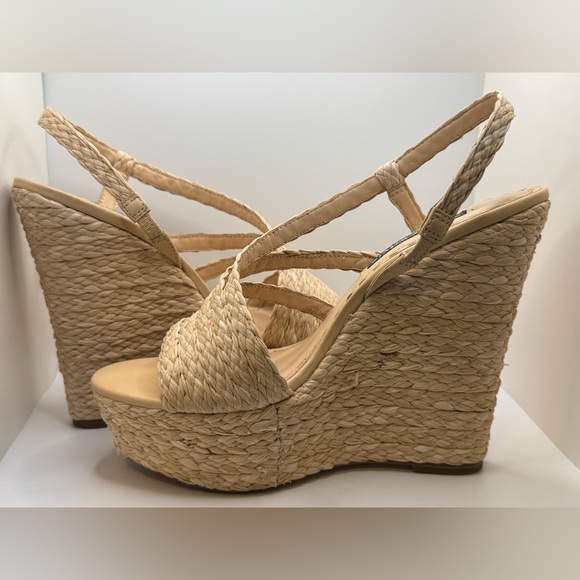 Alice + Olivia Tan Woven Wedge Sandals - Picture 6 of 8